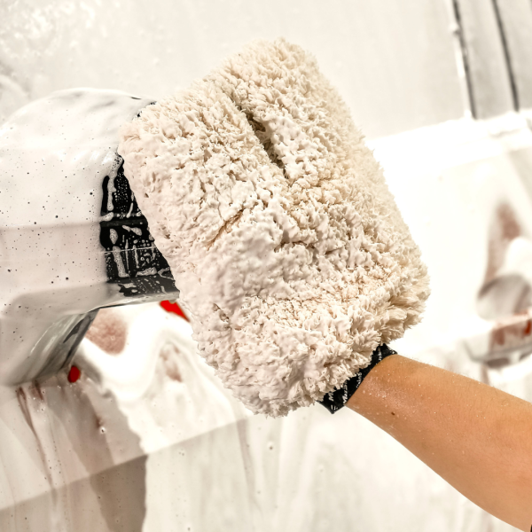 MaxShine - PLUSH MICROFIBER WASH MITT - 650 GSM - Image 3